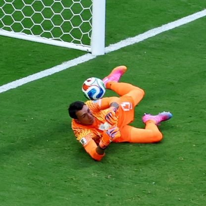 موسليرا يعتذر بعد أسوأ أداء لحارس بتاريخ كأس العالم