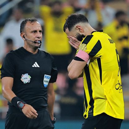 "على وشك الرحيل".. مستقبل كريم بنزيما "الغاضب" على المحك