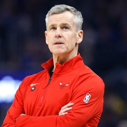 شيكاغو بولز يعلن رحيل المدرب دونوفان بعد 6 مواسم