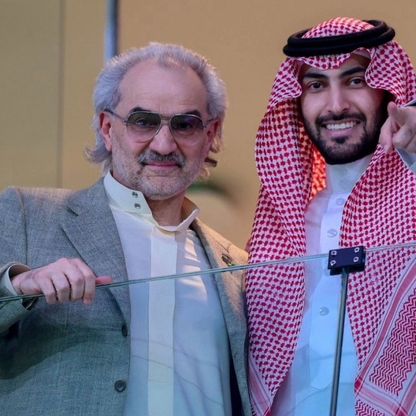 كيف رد الوليد بن طلال على شائعة شراء كل أسهم الهلال السعودي؟