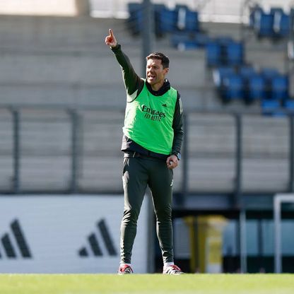 تشابي ألونسو لا يلوم لاعبي ريال مدريد على هزيمة ليفربول.. ويردّ على غاريث بيل