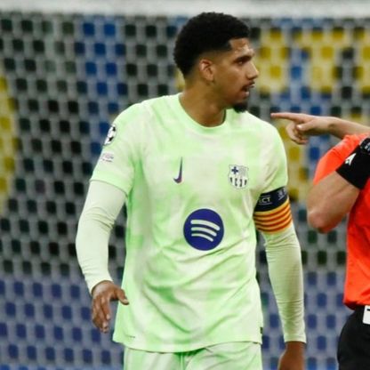 أراوخو يرد على حملة غاضبة شنتها جماهير برشلونة ضده