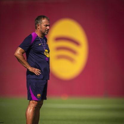 فليك مستاء من مشكلة تسجيل لاعبين.. ويوبّخ فيرمين لوبيز