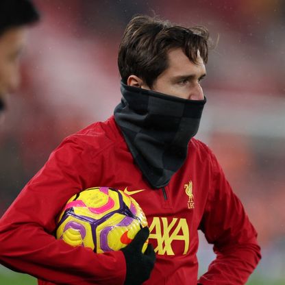 "بديل محمد صلاح" مرشح للانتقال مع داروين نونيز إلى نابولي