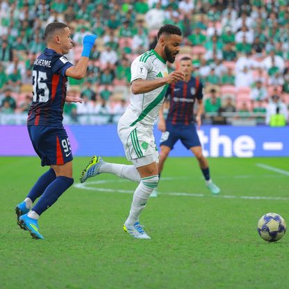 شاهد.. الأهلي بـ10 لاعبين ينتزع التعادل أمام جوهور في شوط أول مثير