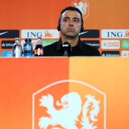 تشافي ينصح المشككين في هولندا: شاهدوا الدوري السعودي