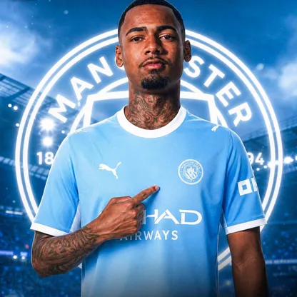 صورة مركبة للجناح البرازيلي "ألان" لاعب بالميراس بقميص مانشستر سيتي
