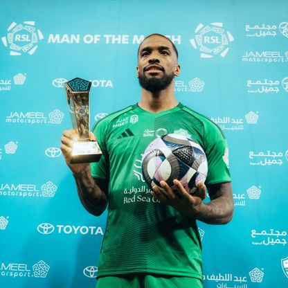 من الأفضل بين إيفان توني ورياض محرز في مباراة الأهلي والاتفاق؟