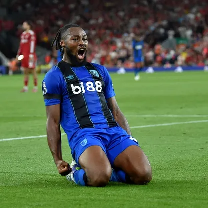 لاعب بورنموث أنطوان سيمينيو يحتفل بالتسجيل في مرمى ليفربول في الدوري الإنجليزي الممتاز - 15 أغسطس 2025