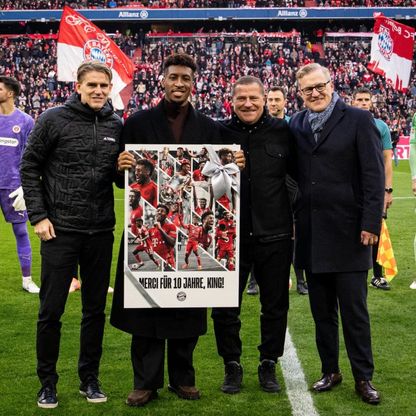 شاهد.. بايرن ميونيخ يكرم كومان بعد مسيرة حافلة