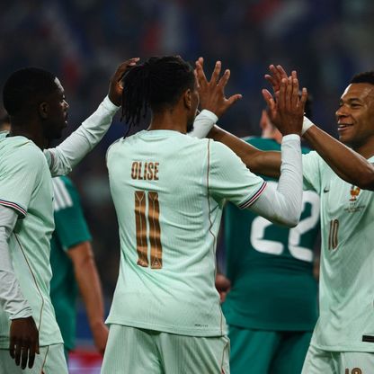 الكشف عن أول 10 لاعبين في سباق الكرة الذهبية لعام 2026