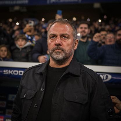 نجم برشلونة يصطدم بهانزي فليك بسبب رحيل درو