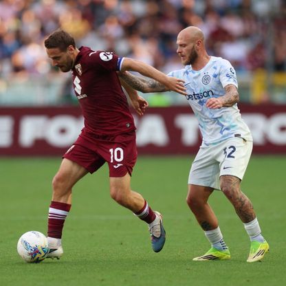 إنتر يتعثر في تورينو على أمل حسم لقب الدوري الإيطالي أمام بارما