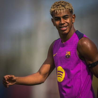 يامال يقترب من العودة لتدريبات برشلونة الجماعية