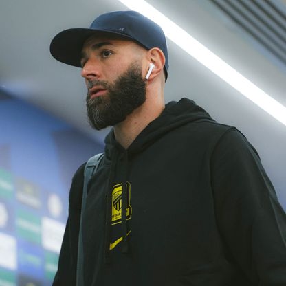 تقرير فرنسي: بنزيما غير راضٍ عن عرض الاتحاد للتجديد ويرفض اللعب