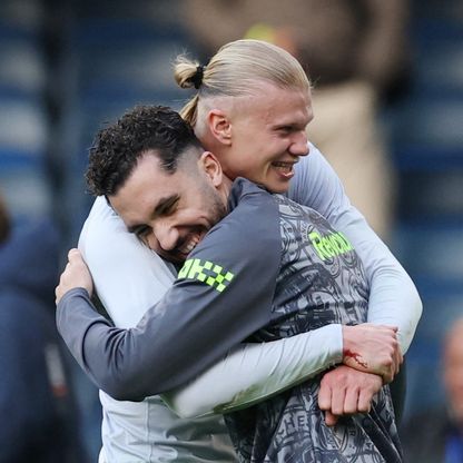 شاهد.. ريان شرقي يتحدى الملل بمحاولة "قلب الزجاجة" أمام تشيلسي