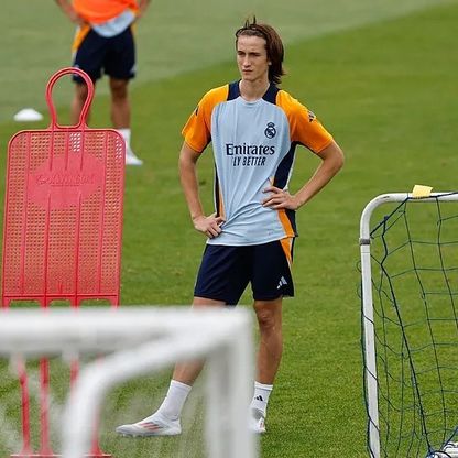 ريال مدريد يراهن على "مدافع الأكاديمية" قبل الميركاتو