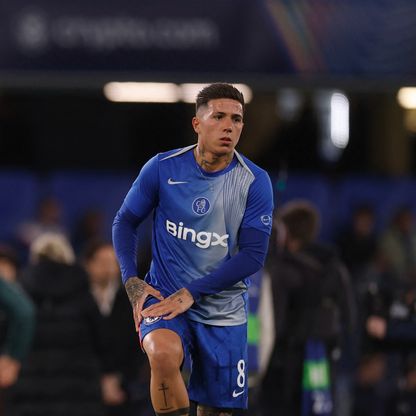 إنزو فرنانديز يعاود التدريب مع تشيلسي.. فهل يشارك ضد مانشستر يونايتد؟