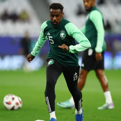السعودي عبد الله الخيبري أثناء عملية الإحماء قبل مباراة تايلند في كأس آسيا - 25 يناير 2024