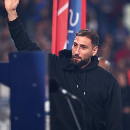 لم يتمالك دموعه.. دوناروما يحظى بوداع الأبطال في حديقة الأمراء