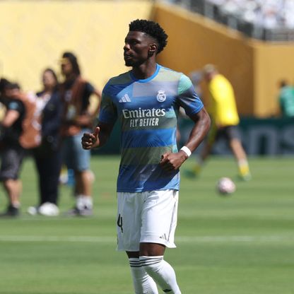 ريال مدريد "يرفض عرضاً ضخماً" من مانشستر يونايتد لضمّ تشواميني