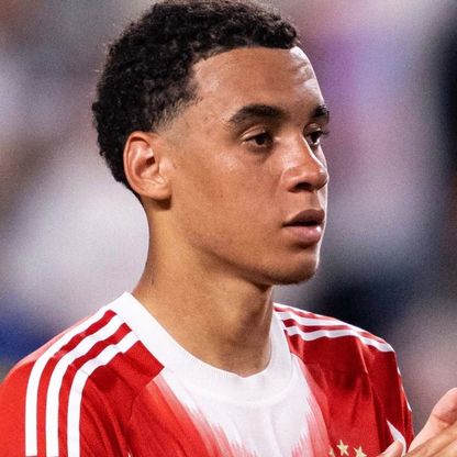 جراحة ناجحة لنجم بايرن ميونيخ جمال موسيالا