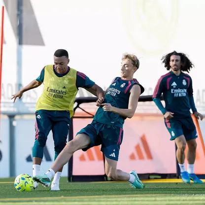 كيليان مبابي ودين هويسن ومارك كوكوريا وفيرلان ميندي خلال تدريب لريال مدريد - 28 أكتوبر 2026
