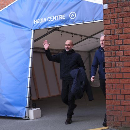 بيب غوارديولا يراوغ الإعلاميين بشأن مستقبله في مانشستر سيتي