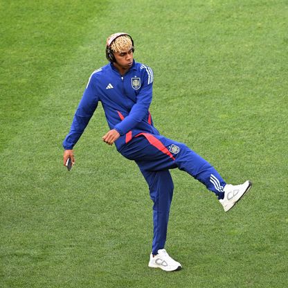 والدة لامين يامال "قلقة" من نمط حياته.. ووالده "يشجّعه عليه"