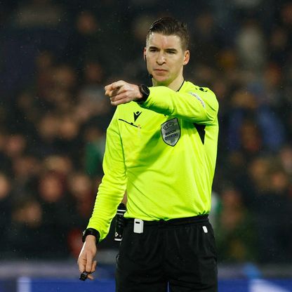 حكم فرنسي يقود مباراة ريال مدريد وأرسنال في دوري أبطال أوروبا