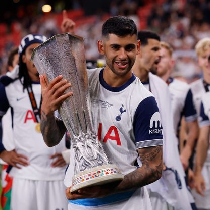 روميرو مدافع توتنهام أفضل لاعب في الدوري الأوروبي