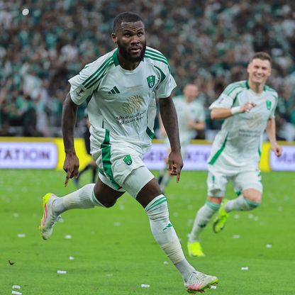 ما حقيقة رغبة كيسي في فسخ عقده مع الأهلي واللعب في إيطاليا؟