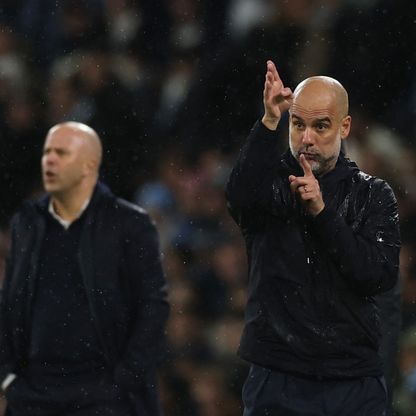 بيب غوارديولا "يتفهّم" شكوى آرني سلوت من الكرات الثابتة.. ويشبّهها بـNBA