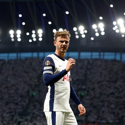 صدمة في توتنهام.. إصابة طويلة لجيمس ماديسون