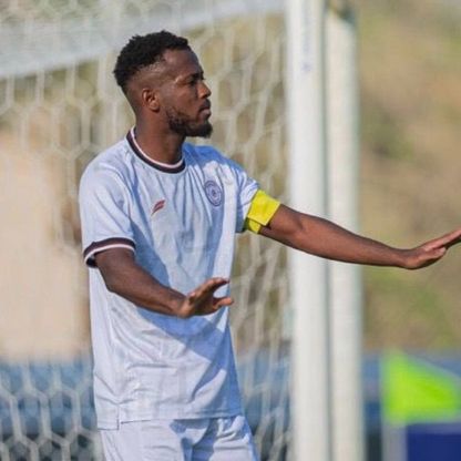 إيقاف لاعب الشباب السعودي 10 مباريات وتغريمه 100 ألف ريال