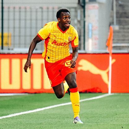 سعود عبد الحميد يدخل التاريخ كأول سعودي يشارك في الدوري الفرنسي