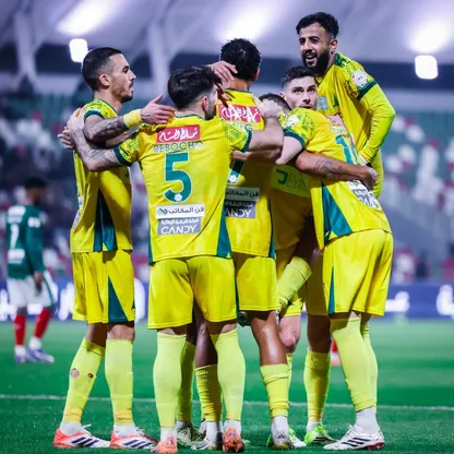 احتفال لاعبين من الخليج بتسجيل هدف في شباك الاتفاق بالدوري السعودي - 12 يناير 2026