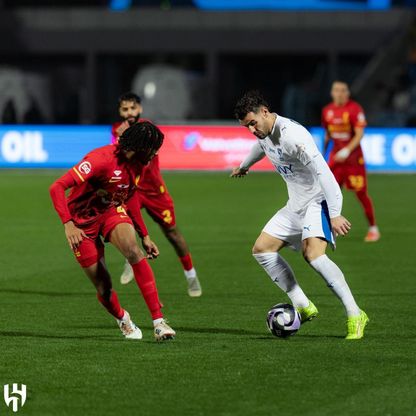 هدية للأهلي والنصر.. الهلال يتعادل مع القادسية في اللحظات الأخيرة