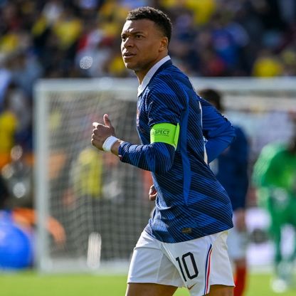 مبابي: جماهير فرنسا وصفتني بالقرد بعد إهدار ركلة جزاء