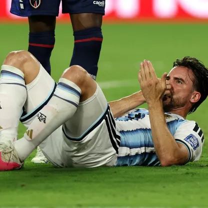 نيكولاس تاليافيكو مدافع الأرجنتين يتعرض لضربة أمام الرأس الأخضر بكأس العالم - 3 يوليو 2026
