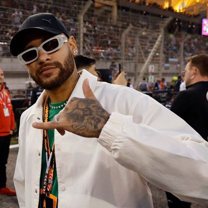 هل يلعب ضد ميسي؟.. نادٍ أميركي يغري نيمار بعرض ضخم