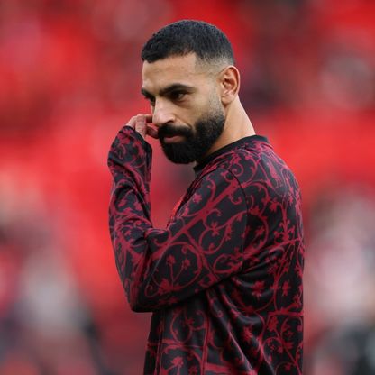 سلوت سعيد بحل أزمته مع صلاح ويتجنب الحديث عن استبعاده من التشكيلة