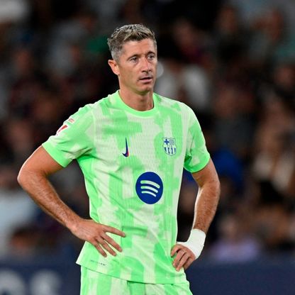 سر غضب مسؤولي برشلونة من روبرت ليفاندوفسكي