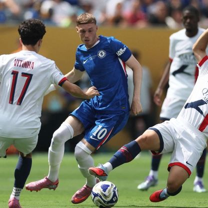 بالمر يتقدم لتشيلسي على سان جيرمان بهدفين بــ "الكربون"