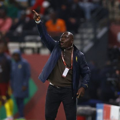 مدرب الكاميرون: لا نُقارن بالمغرب ولا نضمّ لاعباً مثل أشرف حكيمي