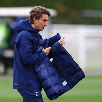 مدرب توتنهام: فان دي فين وسبينس اعتذرا عن واقعة مباراة تشيلسي