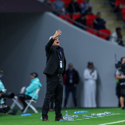 مدرب طاجيكستان ينتقد مانشيني ومعجب بلقب "الحصان الأسود"