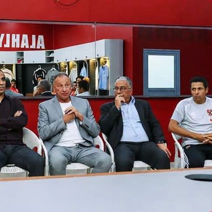 الخطيب يجتمع بعموتة.. رسائل قوية من مجلس الأهلي إلى اللاعبين