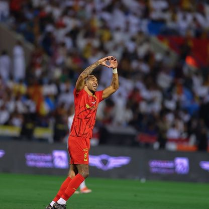 أوباميانغ يتفوق على رونالدو ويقود القادسية للفوز على النصر