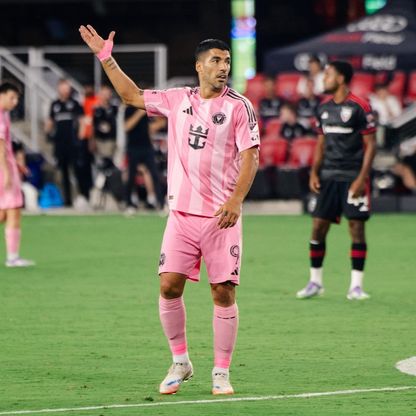 زيادة عقوبة إيقاف لويس سواريز إلى تسع مباريات بسبب سلوكه